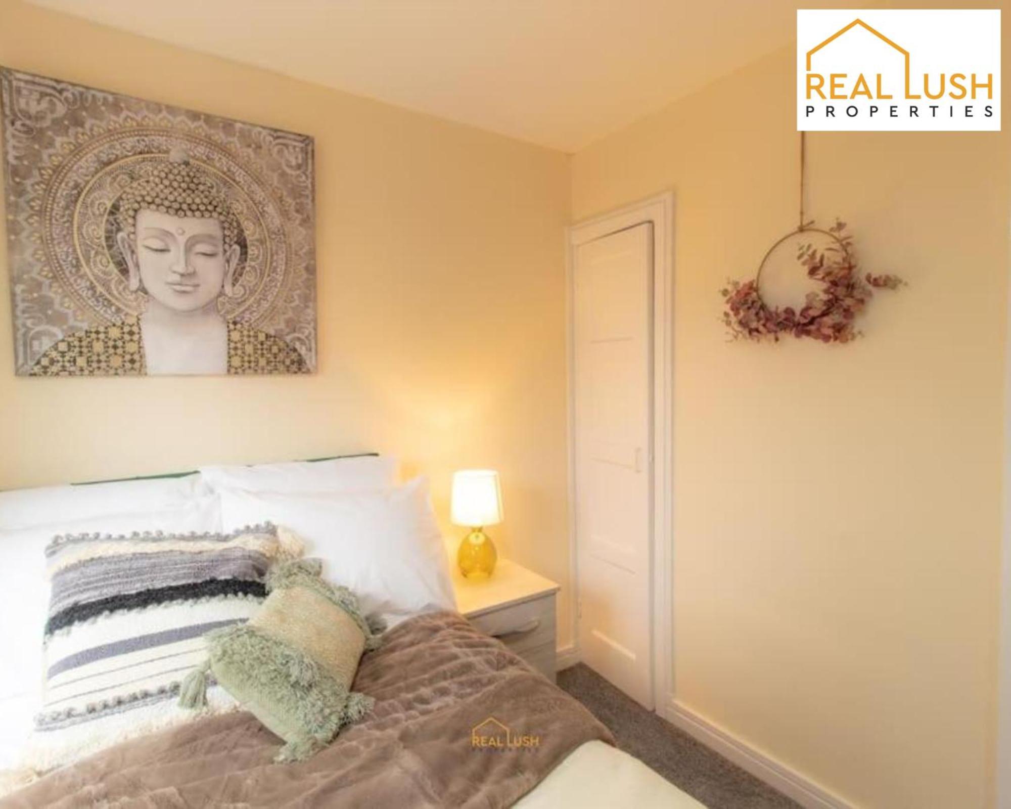 Hs2, Nec, And Airport Stay Home By Real Lush Properties - Three-Bedroom House In Birmingham, Exterior photo